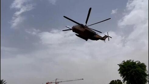 Un helicóptero israelí patrulla la zona del incidente con Egipto. 