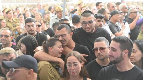 Cientos de personas en el funeral de Ohad Dahan en Zafed.