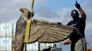 El águila de bronce que adornaba un buque nazi que fue encontrada en Uruguay.