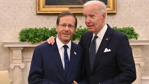 El presidente israelí Issac Herzog con el presidente estadounidense Joe Biden en la Casa Blanca.