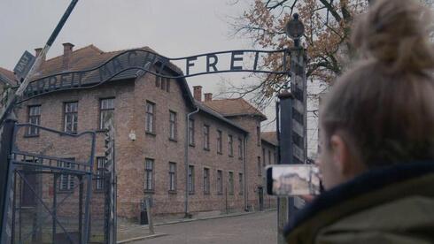 La visita al antiguo campo de concentración nazi de Auschwitz dejará de ser solo en persona.