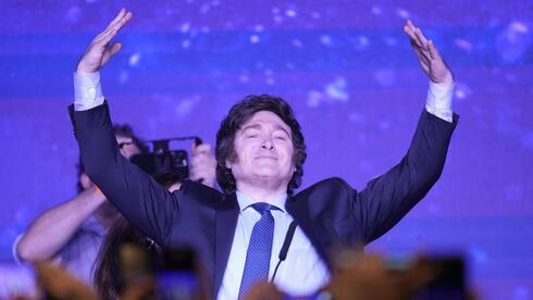 De llegar a la presidencia y convertirse, sería el primer presidente judío de la Argentina. 