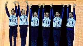 El equipo de gimnasia israelí, en lo más alto del podio. 