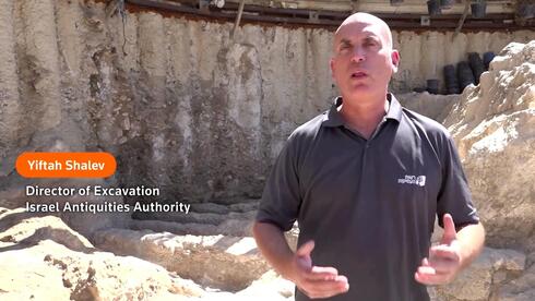 Yiftah Shalev, director de excavaciones, de la Autoridad de Antigüedades de Israel. 