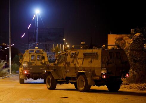 Fuerzas de las FDI entrando en Aqabat Jaber. 