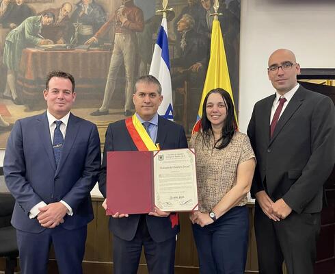 Reconocimiento al embajador de Israel en Colombia. 