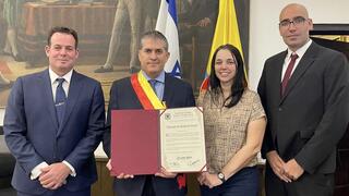 Reconocimiento al embajador de Israel en Colombia.