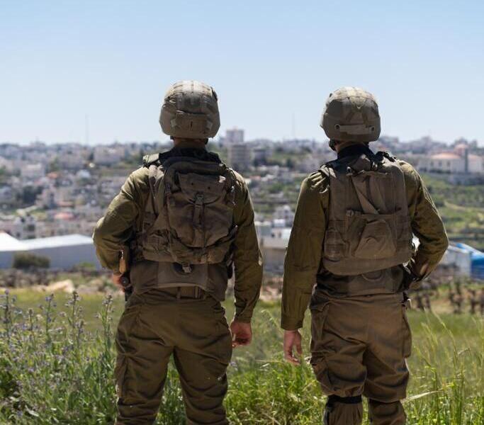 El sargento Y. y su camarada del Batallón Shaked. 