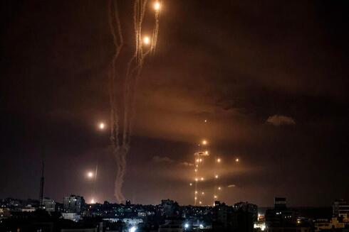 Cohetes desde Gaza e intercepción de la Cúpula de Hierro. 