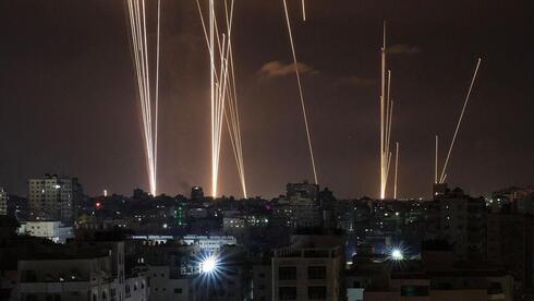 Cohetes desde Gaza e intercepción de la Cúpula de Hierro. 