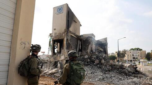 La comisaría de Sderot en ruinas tras los intensos combates entre las FDI y terroristas.