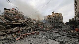Gaza en ruinas tras los más de 200 ataques perpetrados por las FDI durante la madrugada del martes.