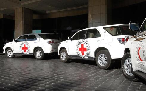 Vehículos de la Cruz Roja Internacional. 