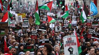 Concentración masiva en apoyo de Hamás y los palestinos en Londres.