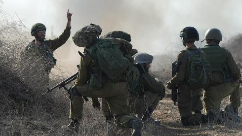 Los soldados de las FDI demandan una gran cantidad de armas que Israel debe producir. (FDI) Las FDI dentro de Gaza.