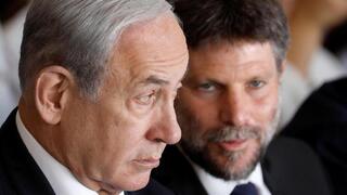 Benjamín Netanyahu y Bezalel Smotrich, miembros del gobierno enfrentados por la llegada de combustible a Gaza. 