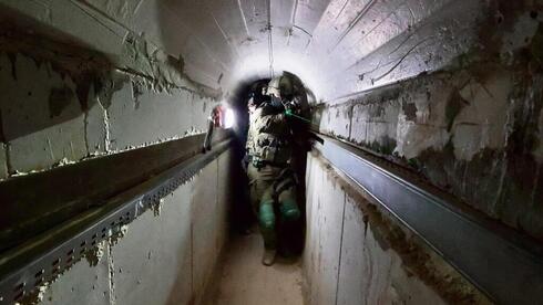 Fuerzas de las FDI se entrenan para el combate en túneles subterráneos