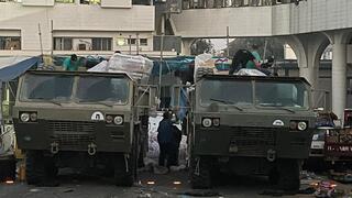 Fuerzas de las FDI estacionadas dentro del recinto del hospital Al Shifa
