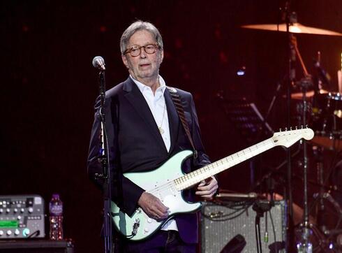 Eric Clapton recibió miles de críticas por su nueva canción 