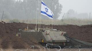 Tanque israelí en la frontera con Líbano.