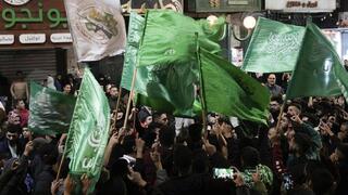 Con nuestra alma y nuestra sangre, te redimiremos, Hamás”, fueron los cánticos de las grandes multitudes en Cisjordania.
