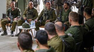 El teniente general Herzi Halevi, en reunión con reservistas de las FDI