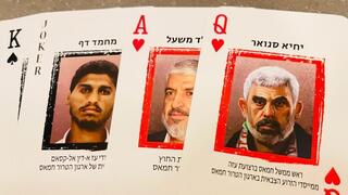 Baraja estándar de 52 cartas con rostros de figuras importantes de Hamás. 