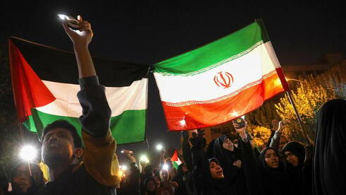 Las banderas de Palestina e Irán