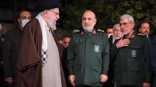 El líder supremo iraní, Alí Khamenei, en el funeral de Mousavi. 