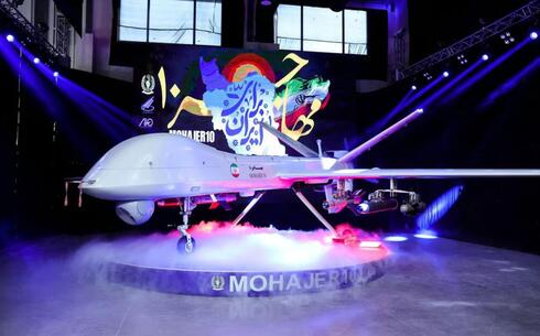 Un UAV iraní del modelo "Mohajar 10" que fue presentado en agosto del año pasado.