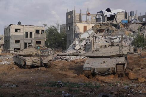 Tanques en Khan Yunis. Actividad de las FDI en la Franja de Gaza. 