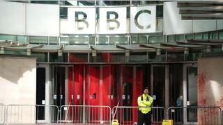Los estudios de la BBC en octubre pasado, después de que fueran rociados con pintura roja como parte de una protesta contra la cadena.