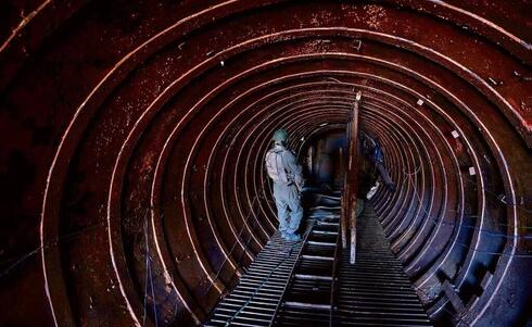 Soldados de las FDI en el túnel de Hamás situado en Gaza. 