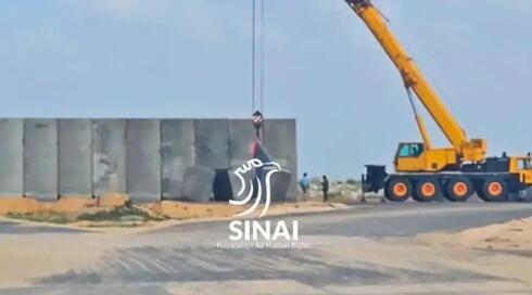 La única foto sobre la construcción que se desarrolla en el Sinaí egipicio. 