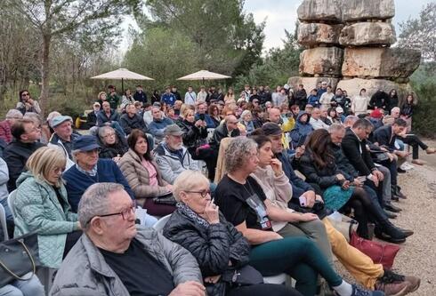 Una delegación de la comunidad judía sudafricana se reúne con los supervivientes del 7 de octubre. 