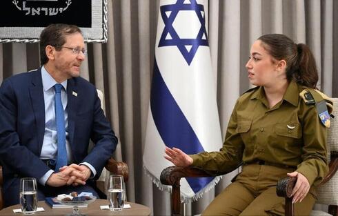 Ori Magidish con el presidente de Israel, Isaac Herzog. 