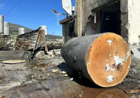 Destrucción tras el lanzamiento de misiles por parte de Hamás en Kiryat Shmona. 