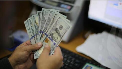 Dólares de la "subvención qatarí" que se distribuyó en el pasado en la Franja de Gaza. 