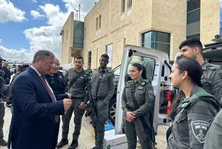 El ministro de Seguridad Nacional, Itamar Ben-Gvir, en el Centro de Comando de la Policía de Jerusalem. 