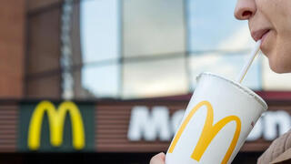 McDonald's causó un terremoto en el mundo local de los negocios. 