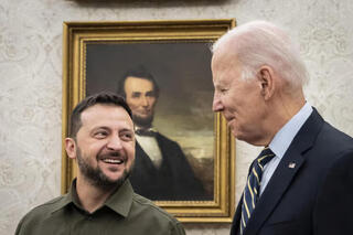 Volodimir Zelenski, cuando fue recibido en la Casa Blanca por Joe Biden. 