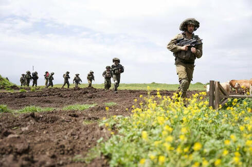 Soldados israelíes en la frontera norte. 