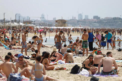 Las playas de Tel Aviv, repletas. 