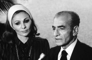 El sha Reza Pahlevi y su esposa. 